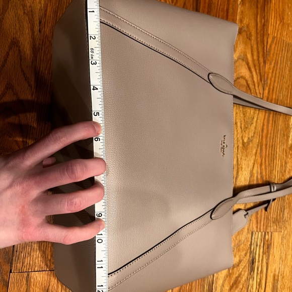 KATE SPADE Cara Tote in tan - Picture 4 of 15
